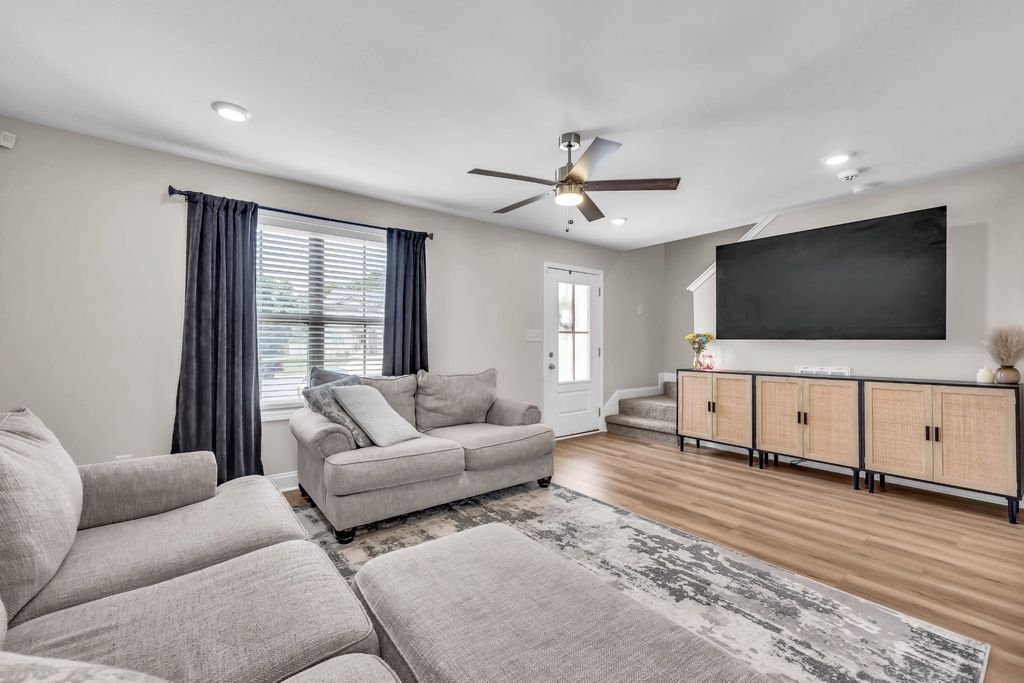 2626 Burch Rd, Clarksville