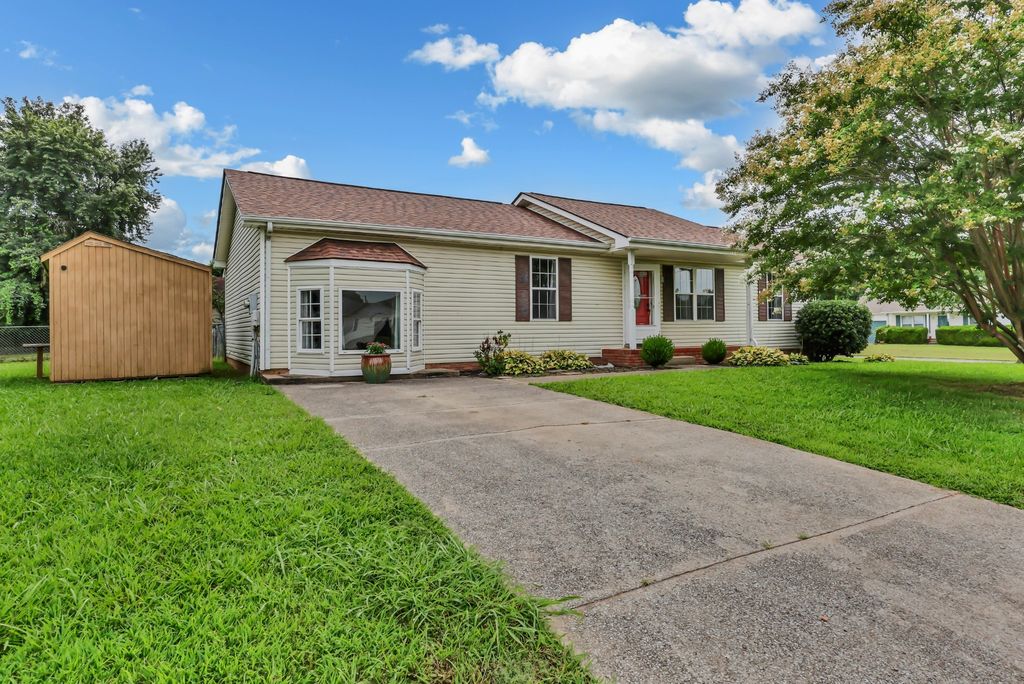 3200 N Senseney Cir, Clarksville
