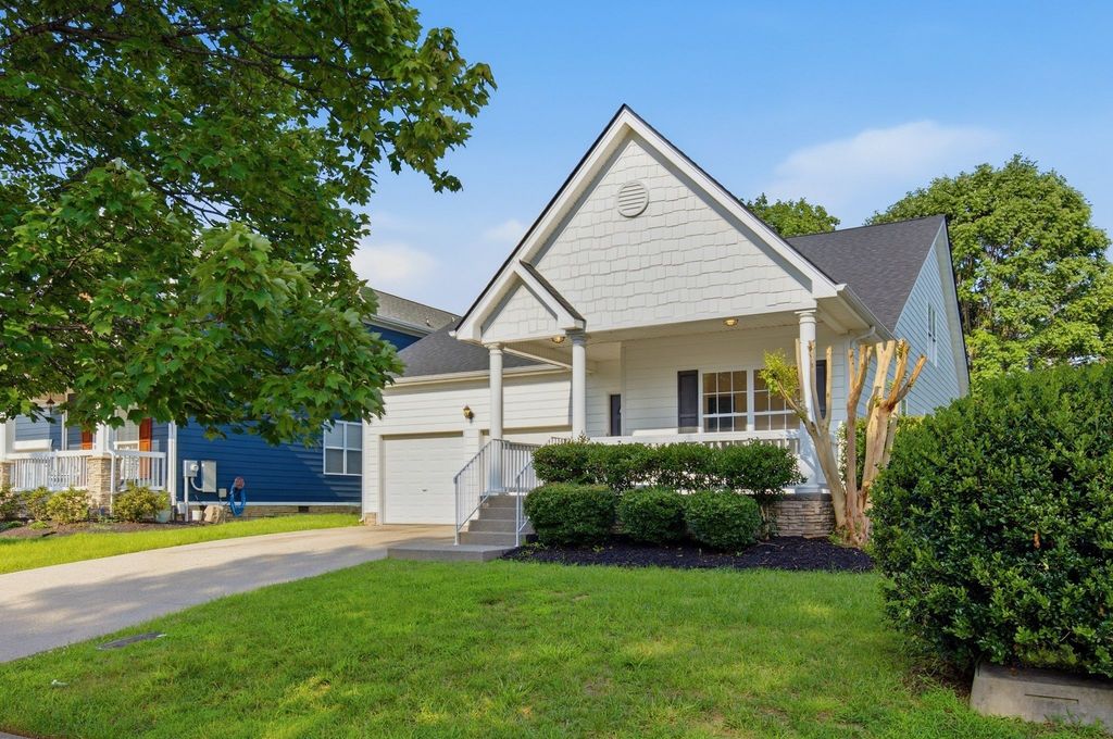 1026 Dunrobin Drive, Franklin