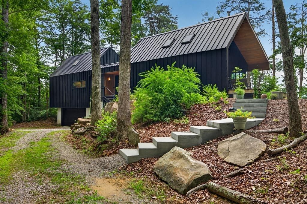378 Parkside Ln, Spencer
