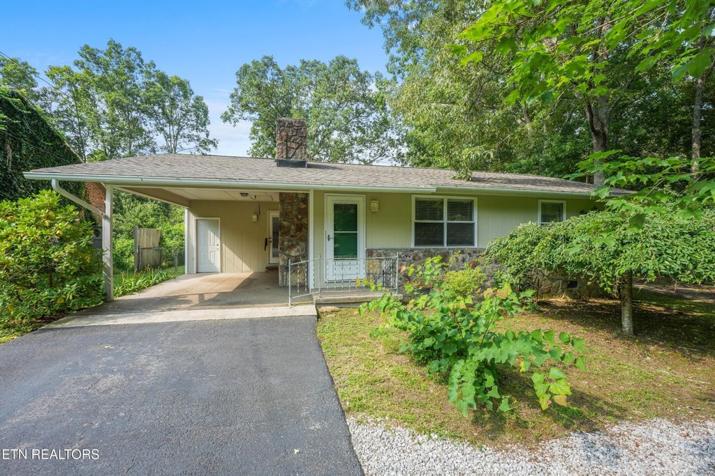 9136 Hondo Drive, Crossville