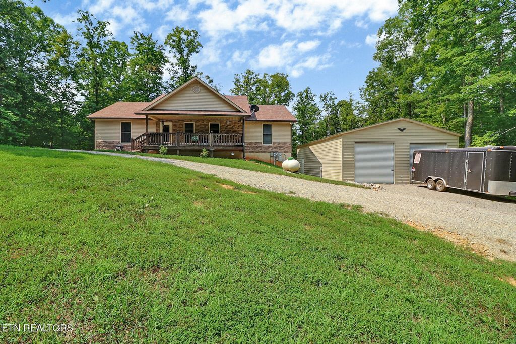68 Buffalo Cove Lane, Jamestown