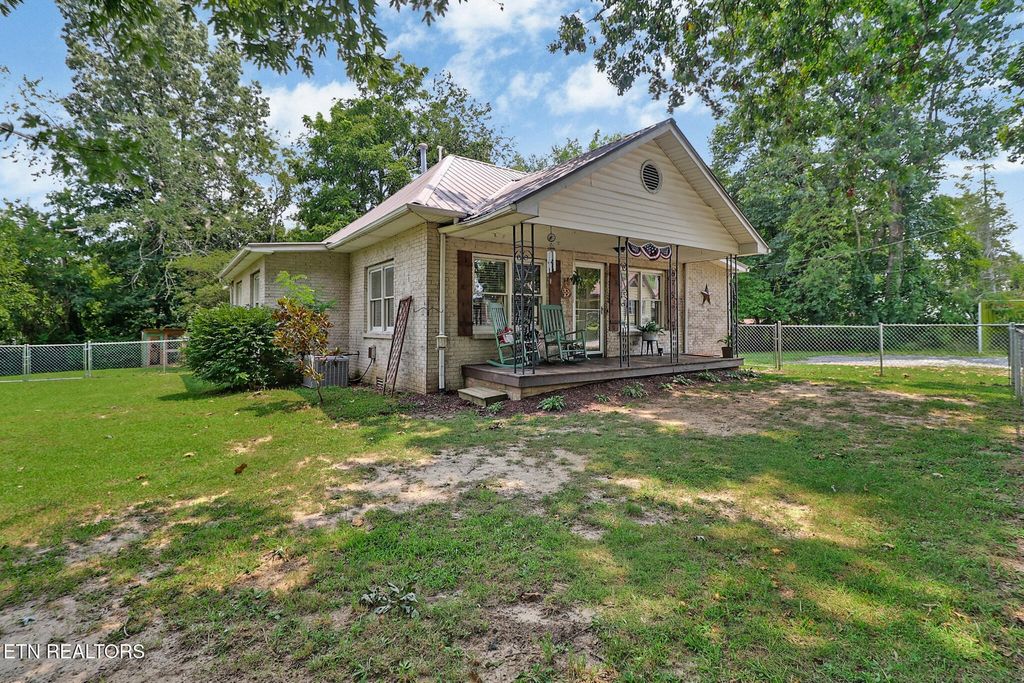226 Rugby Ave, Jamestown