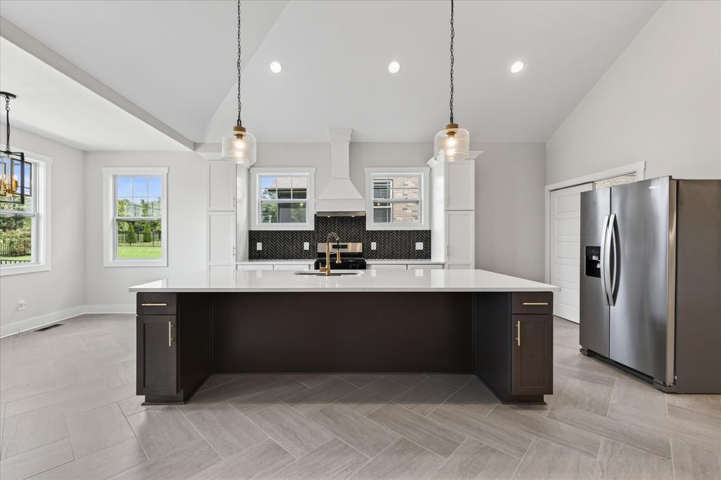 281 Bluebell Dr, Clarksville