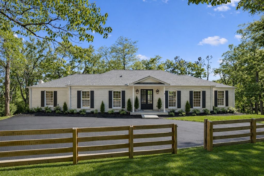 5622 Hillview Dr, Brentwood