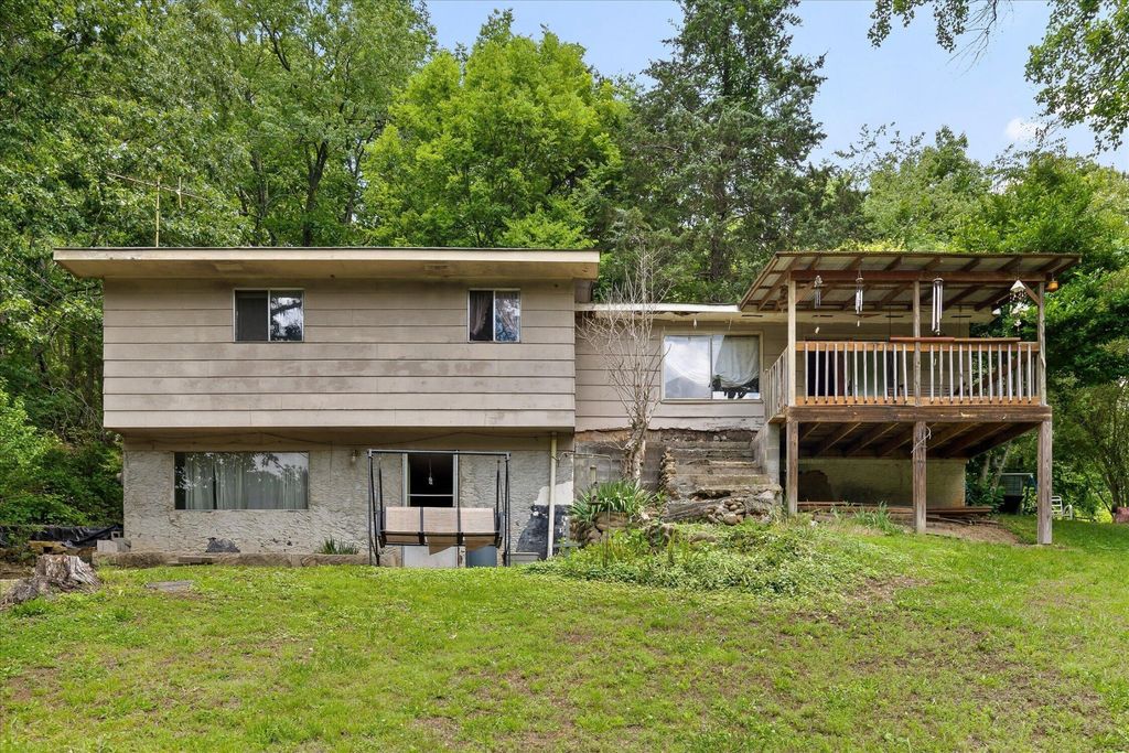 16211 Lakewood Drive, Sale Creek