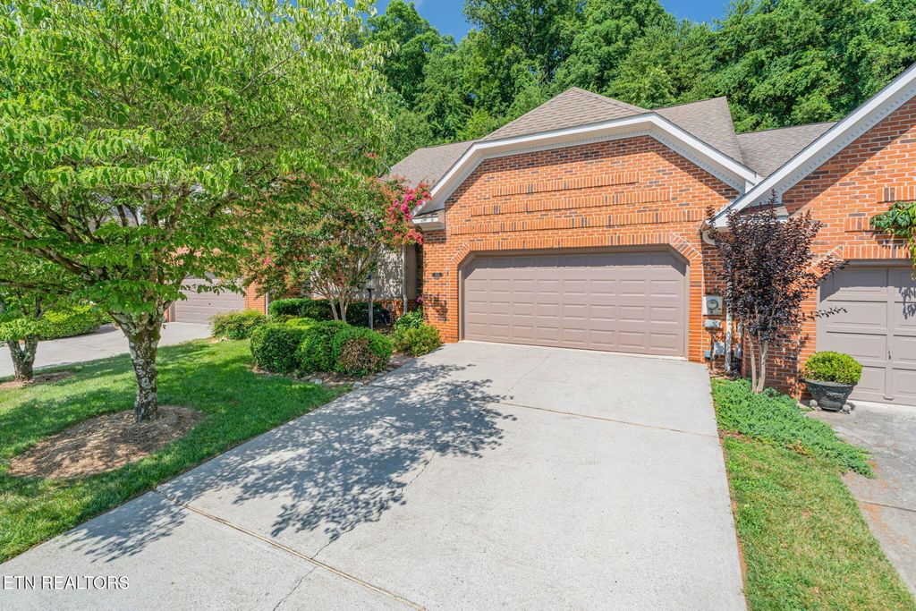 8511 Oxford Drive, Knoxville