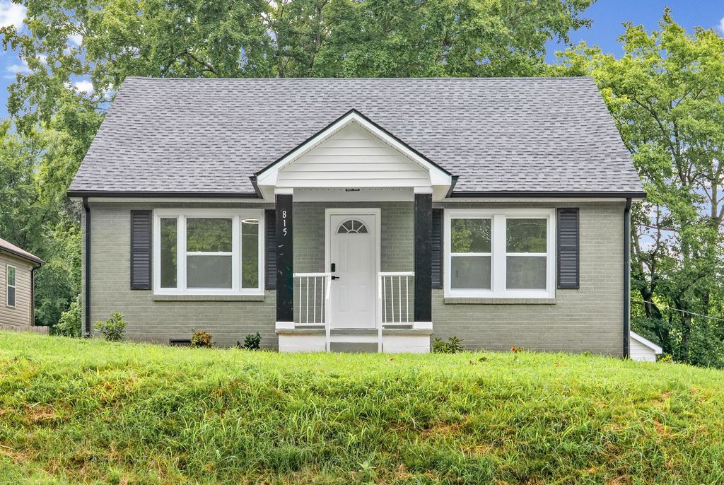 815 Cumberland Dr, Clarksville