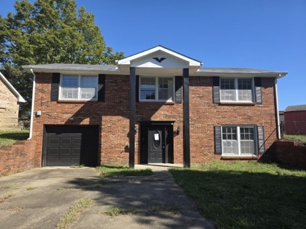 803 Margret Dr, Clarksville