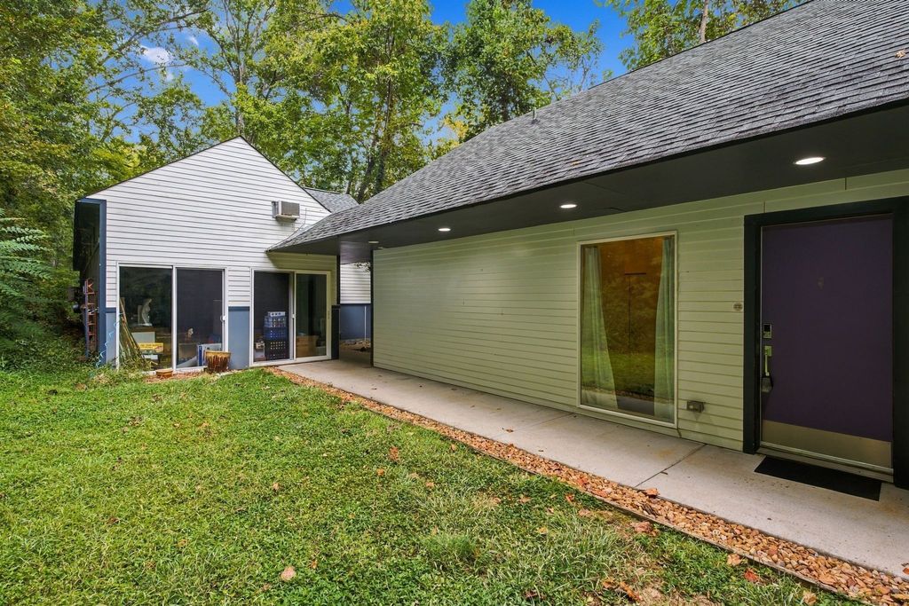 119 Wonder Valley Rd, Hendersonville