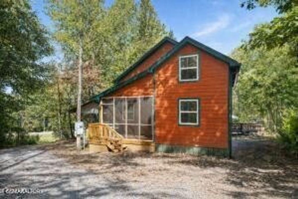 460 Sassafras Way, Cosby