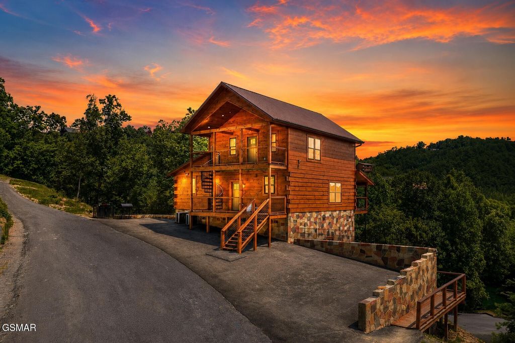1904 Starr Street, Sevierville