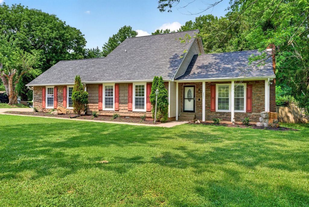 2851 Lawry Ln, Clarksville