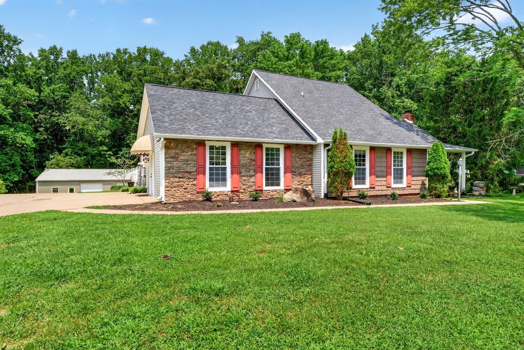 2851 Lawry Ln, Clarksville