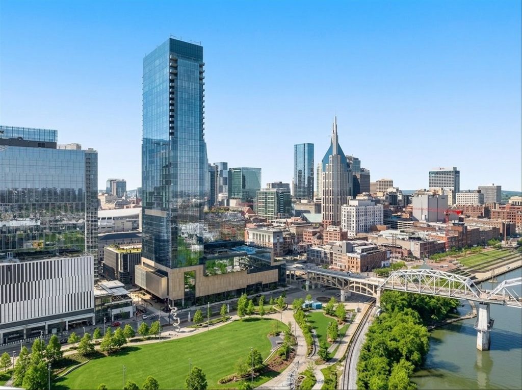 160 2nd Ave S 1504, Nashville
