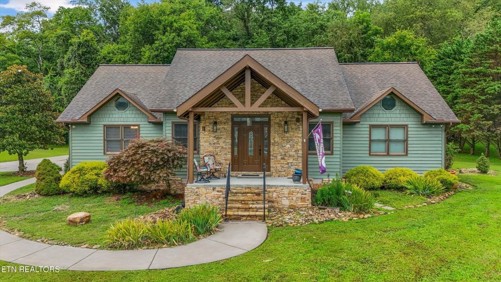 2939 Deep River Drive, Sevierville