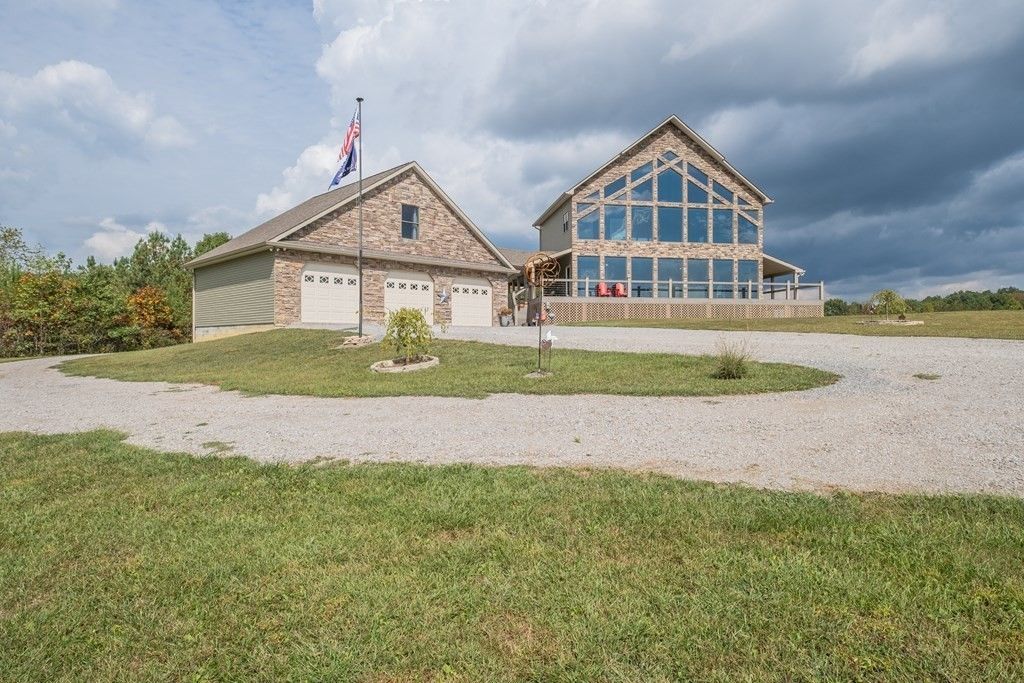 4700 Honey Creek Loop Rd, Robbins