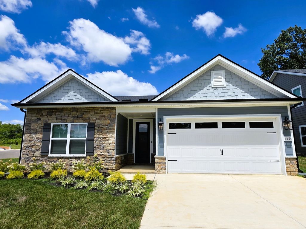 749 Brownlow Road, White House