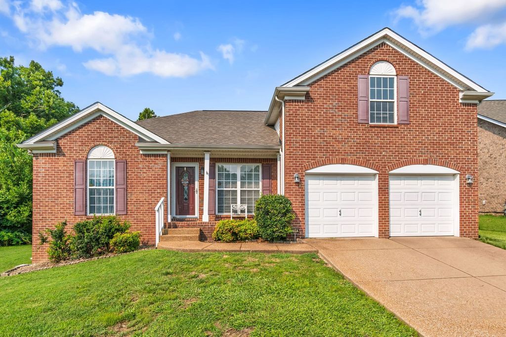 214 Cobblestone Lndg, Mount Juliet