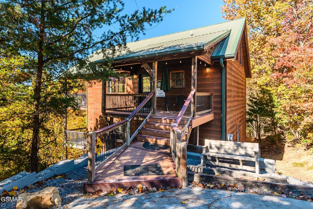 4104 Harvest Moon Road, Sevierville