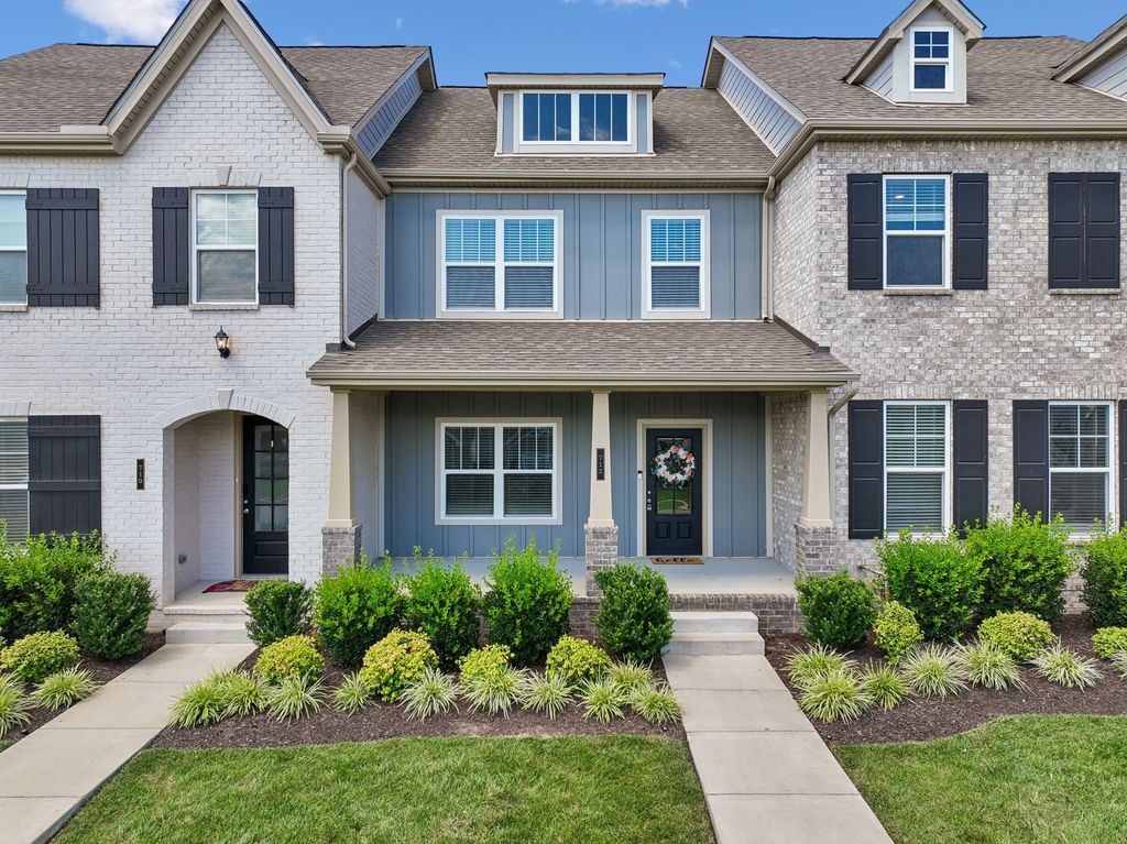 712 Hahn Ct, Lebanon