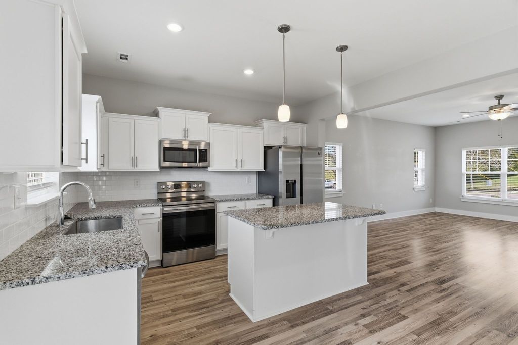 102 Dry Creek Commons Dr, Goodlettsville