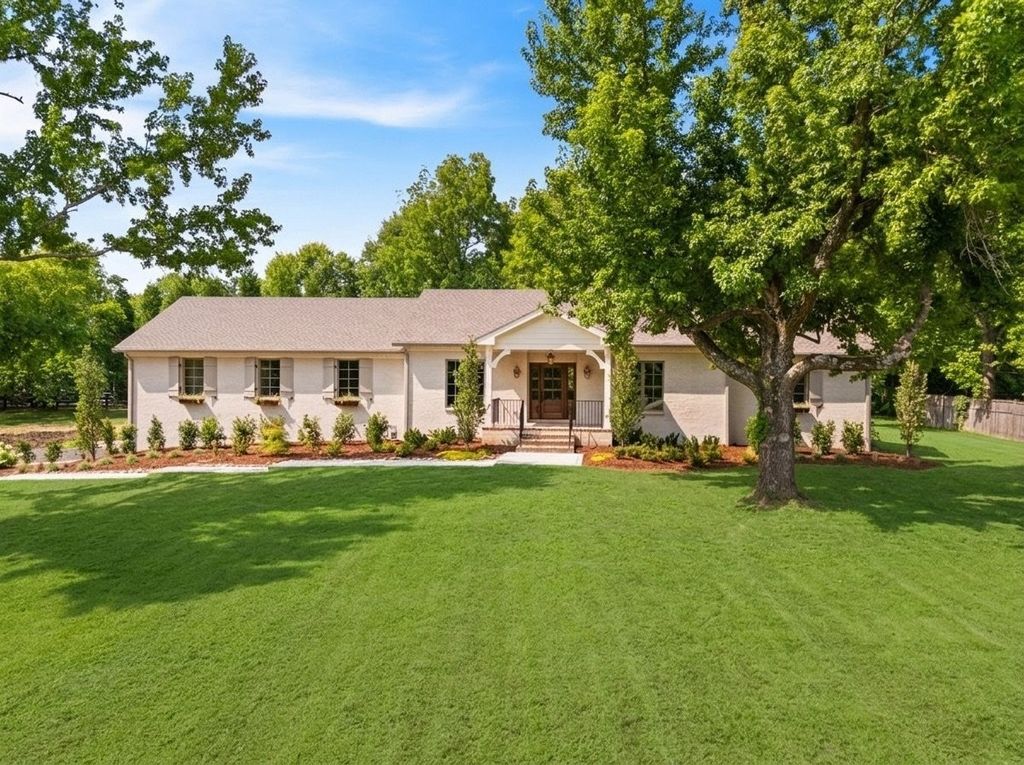 1214 Hunters Trail Dr, Franklin