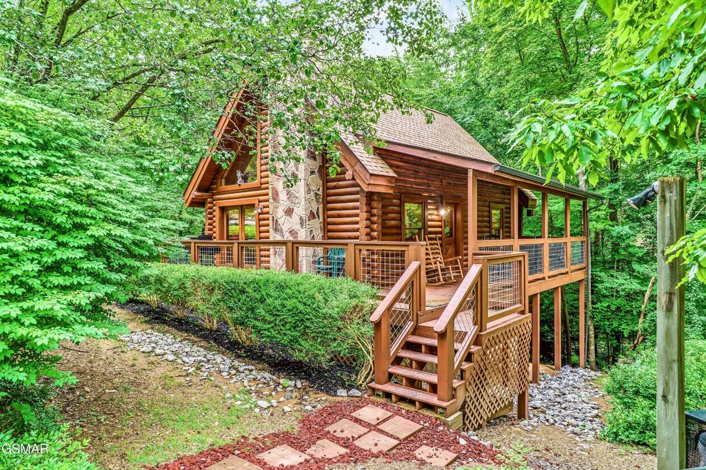 3003 Eagles Claw Way, Pigeon Forge
