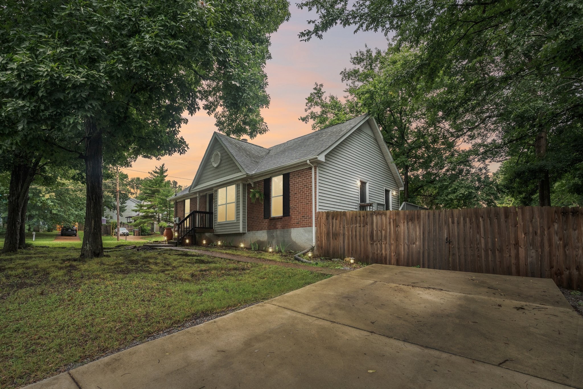 Photo of Listing #3318699