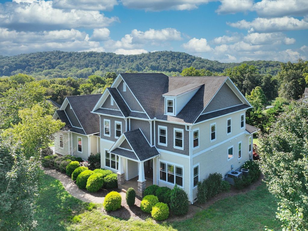 2533 Belle Brook Dr, Franklin