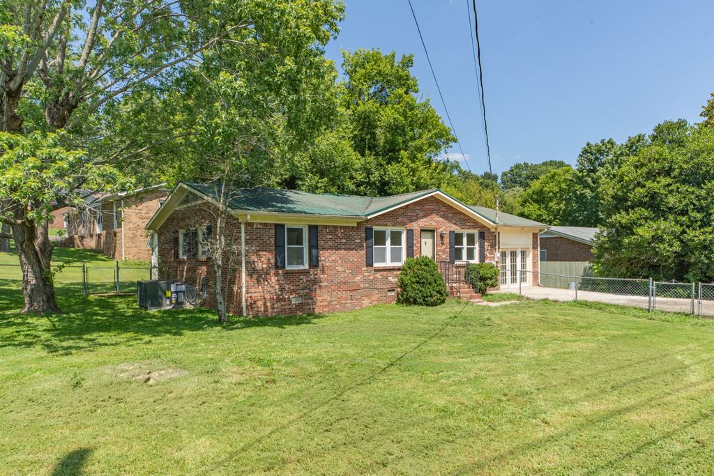 548 Spring St, Lewisburg