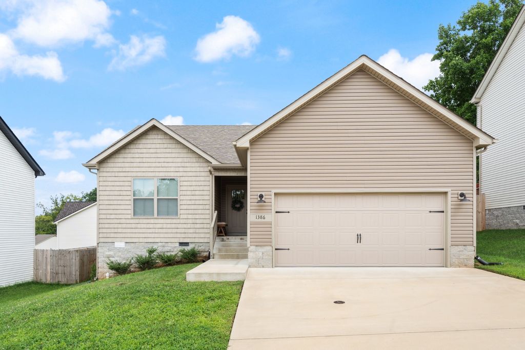1386 Isaiah Dr, Clarksville