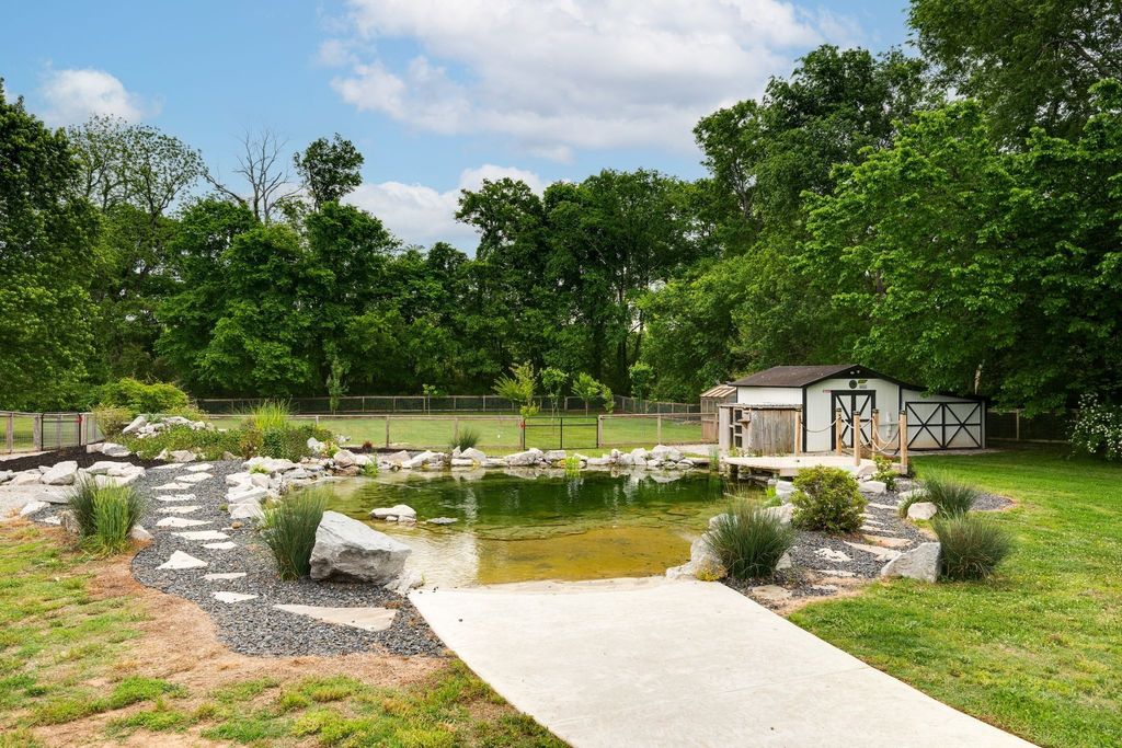 2315 Zion Rd, Columbia