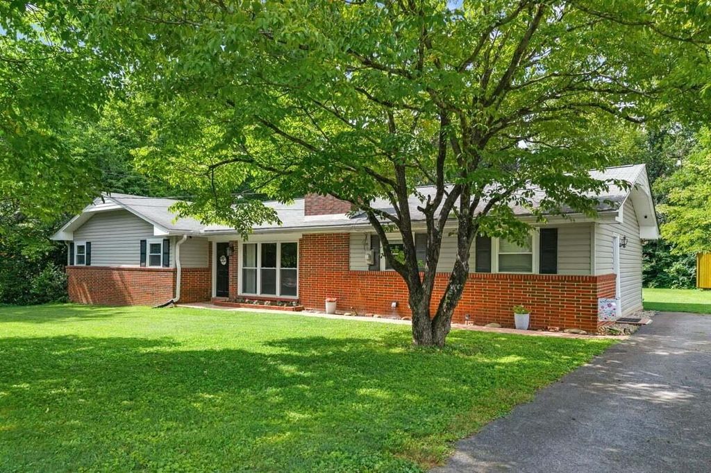 1234 Millard Street, Athens