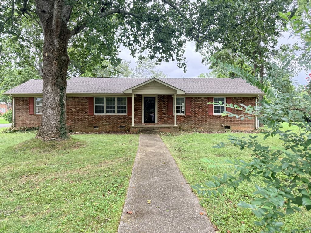 212 Bragg Cir, Tullahoma