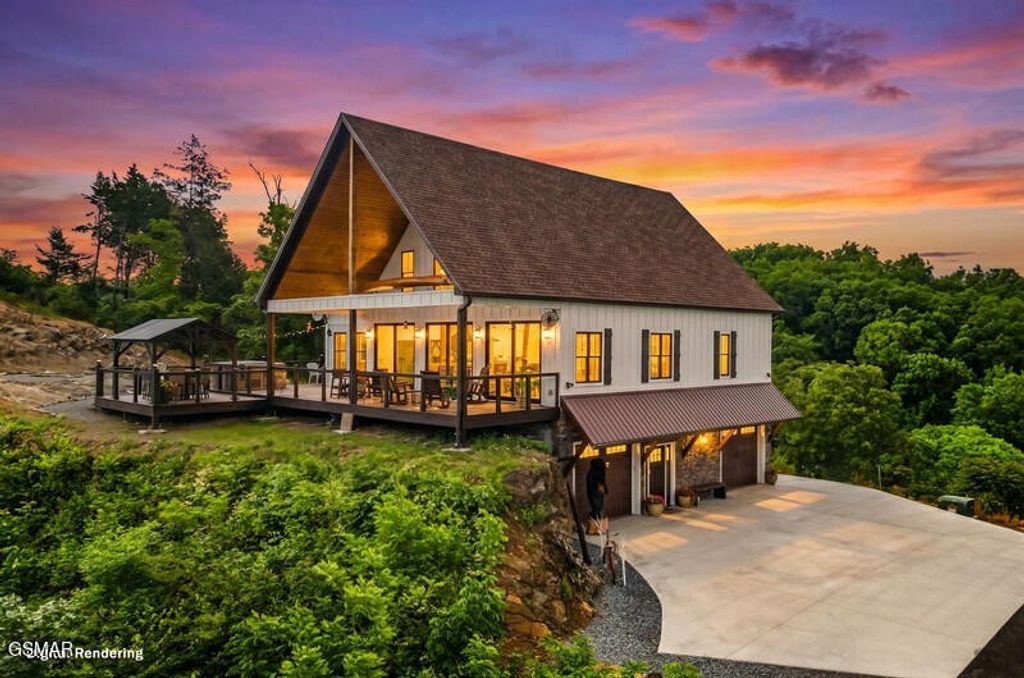 313 River Bluff Way, Newport
