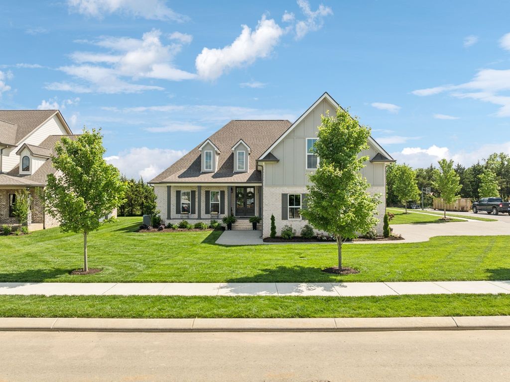 1009 Stone Creek Ln, Lebanon