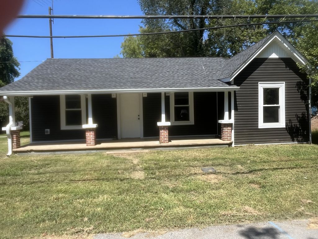 207 East Wyly Street, Waverly