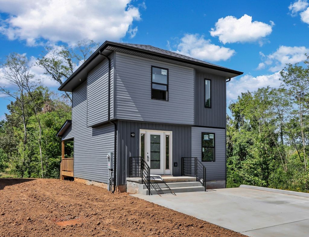 236 Switchgrass Dr, Clarksville