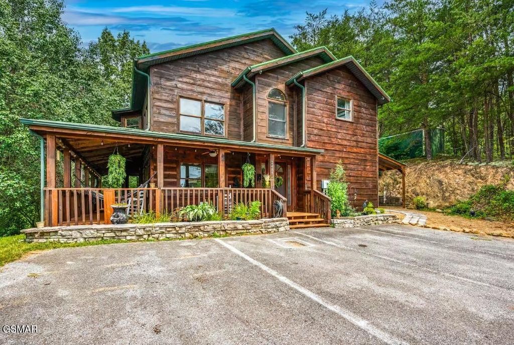 2489 Upper Middle Creek Road, Sevierville