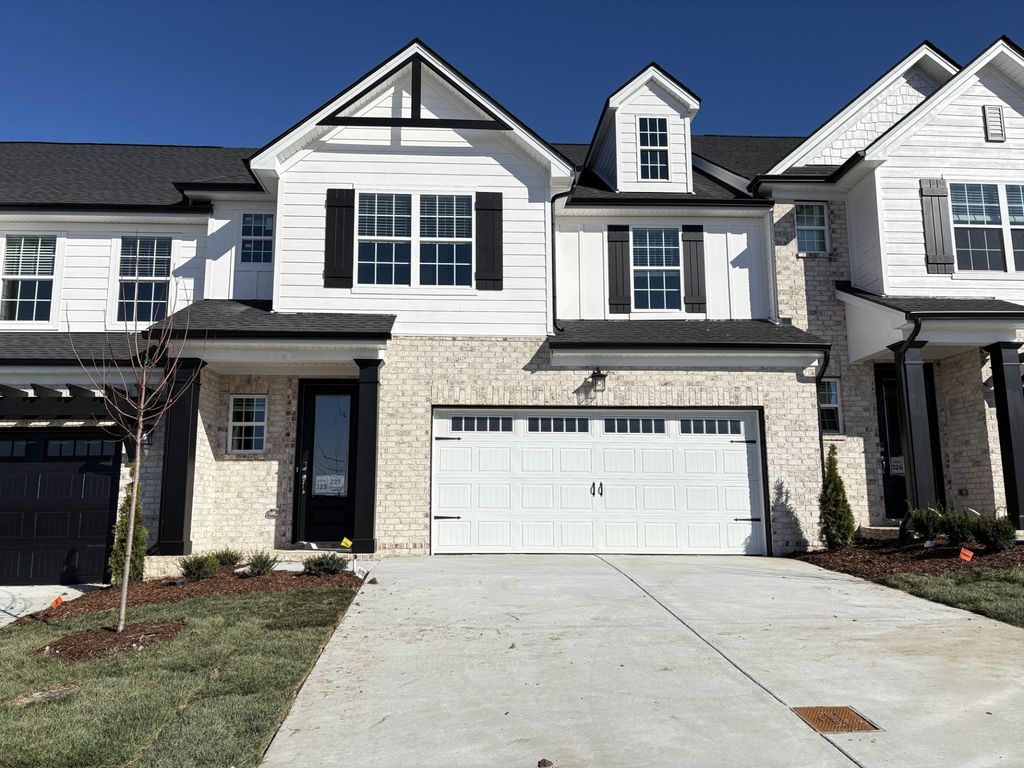 229 Glencrest Drive, Hendersonville