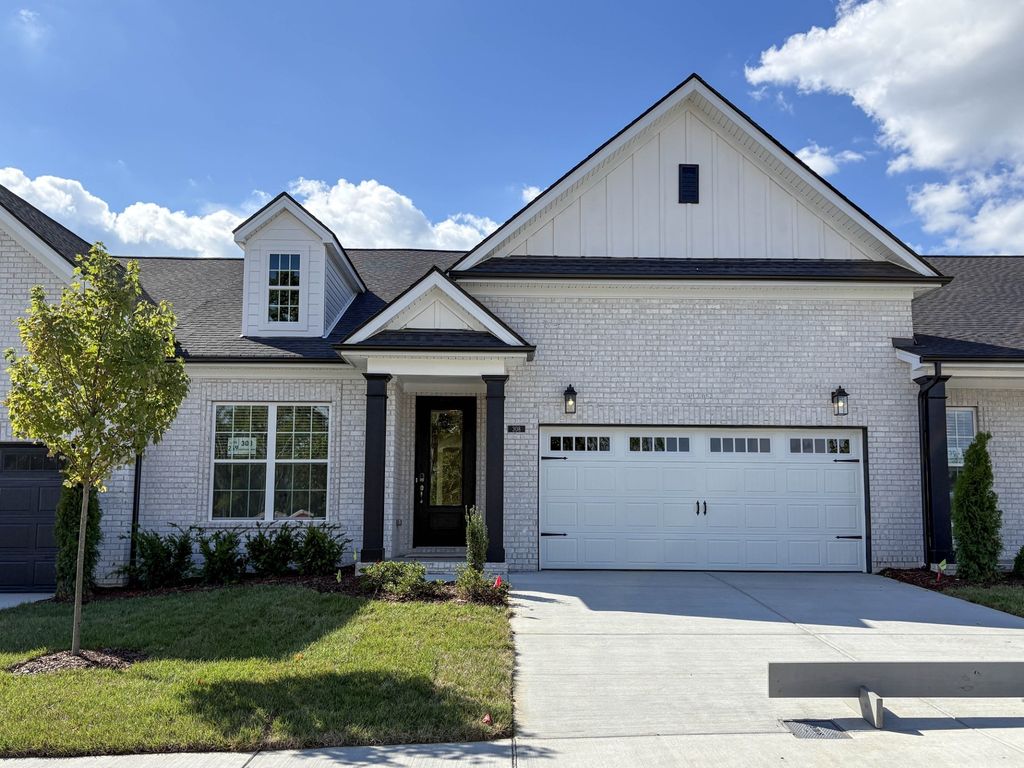 308 Heaton Way, Hendersonville