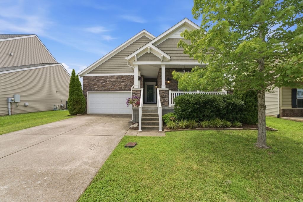 1257 Scarcroft Ln, Nashville