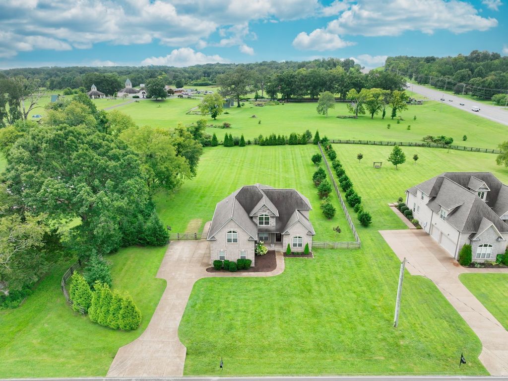 80 Cherokee Dock Rd, Lebanon
