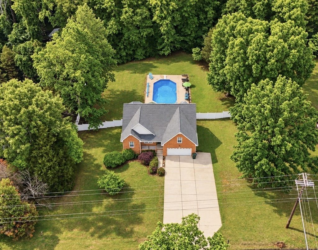 206 Eastwood Dr A, Dickson