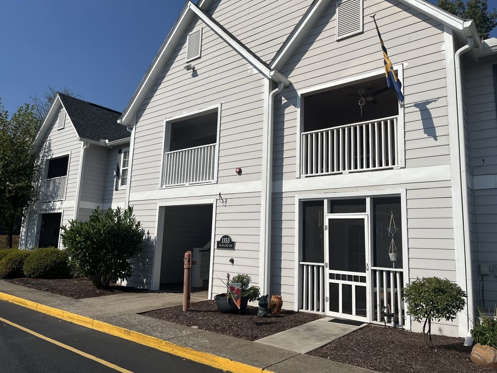 1353 Highway 12 S 102, Ashland City