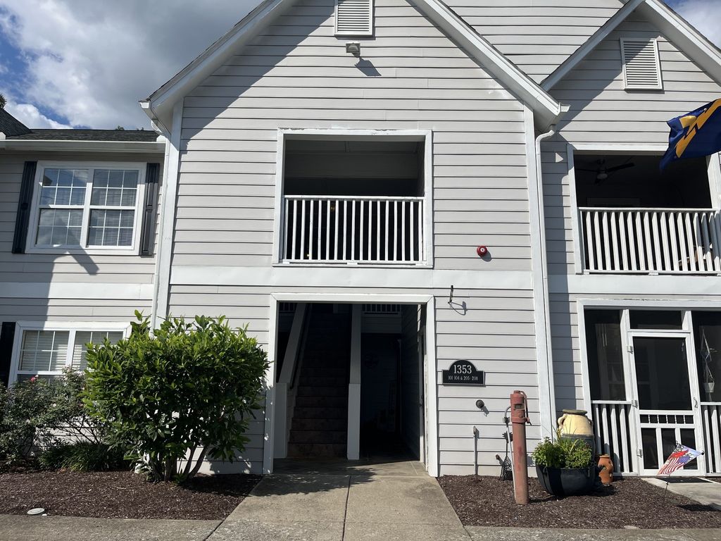 1353 Highway 12 S 102, Ashland City