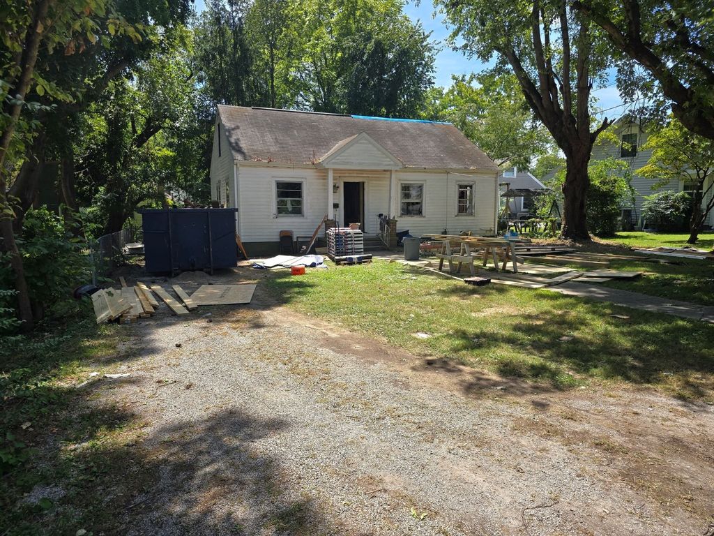 309 Crestview Dr, Hopkinsville