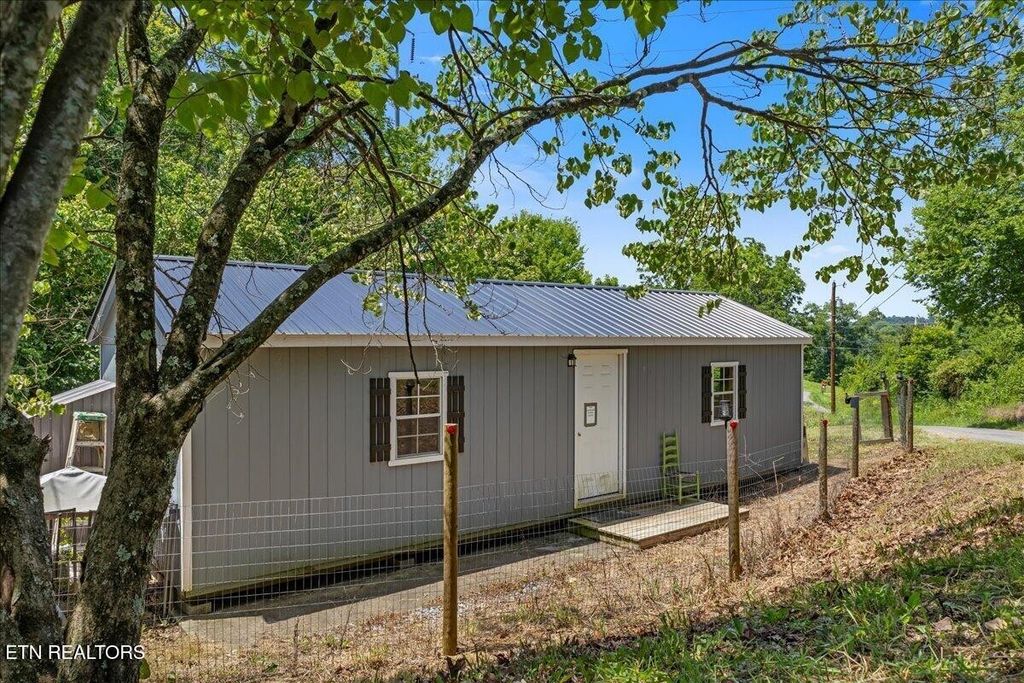 100 County Road 904, Etowah