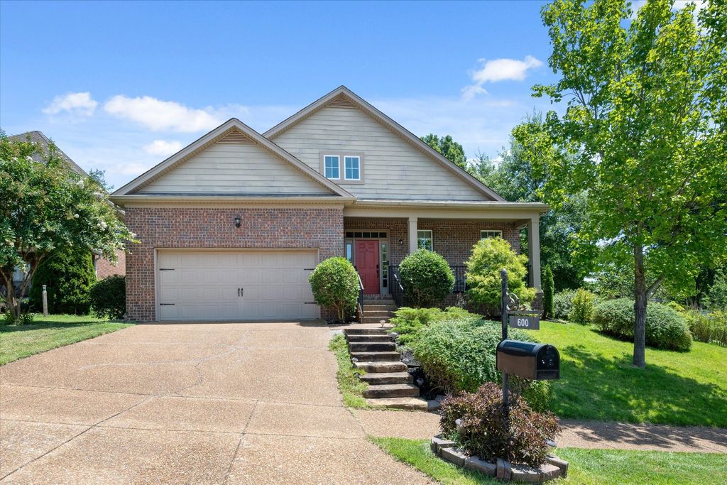600 Collinscrest Ct, Nashville